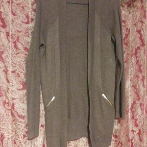 🌹Long mocha cardigan with cute front zippers.